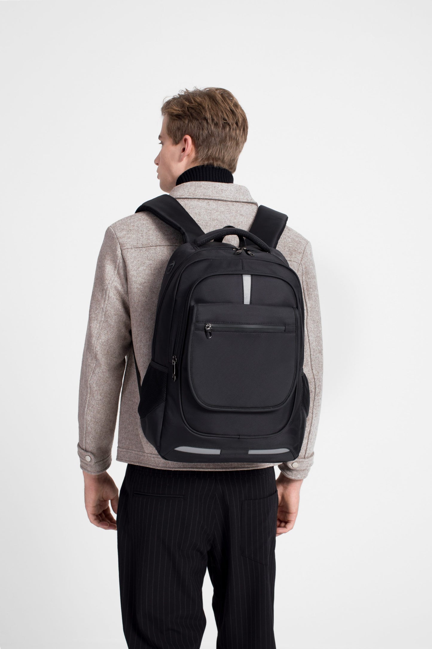 Travel Laptop Backpack, Water Resistant  ，with USB Charging Port and earphone jack.  Fits 15.6 Inch