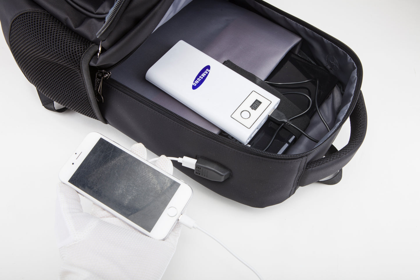 Travel Laptop Backpack, Water Resistant  ，with USB Charging Port and earphone jack.  Fits 15.6 Inch